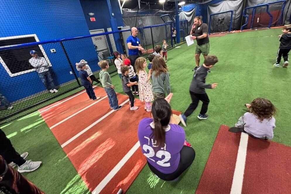 Gesher Families Enjoy Afternoon of Baseball, Judaism