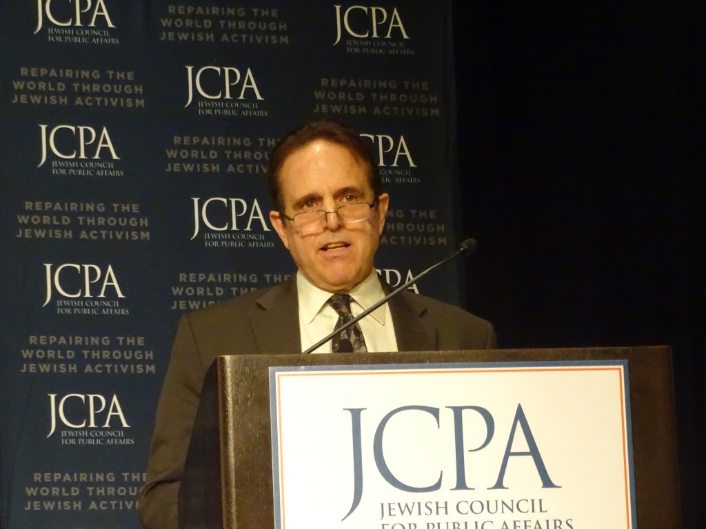 Rabbi Steve Gutow addresses the crowd Sunday at the 2015 JCPA Jewish Community Town Hall.Photo by Suzanne Pollak 